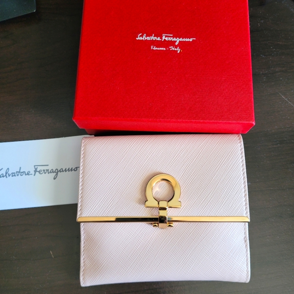 SALVATORE FERRAGAMO WALLET